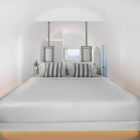 Lucid Oia
